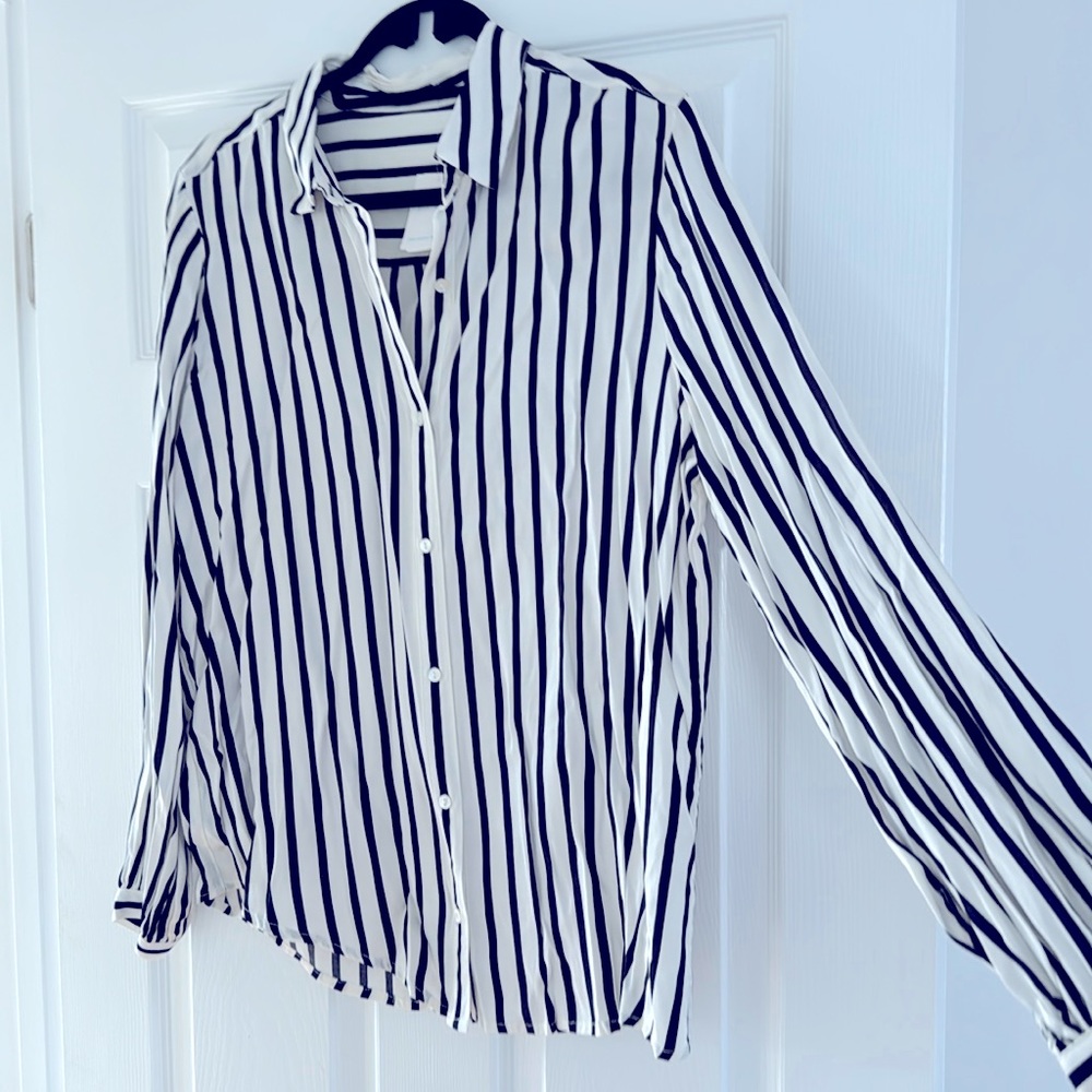 J.McLaughlin White / Black Blouse, “Trisa Blouse’, size L, NWT